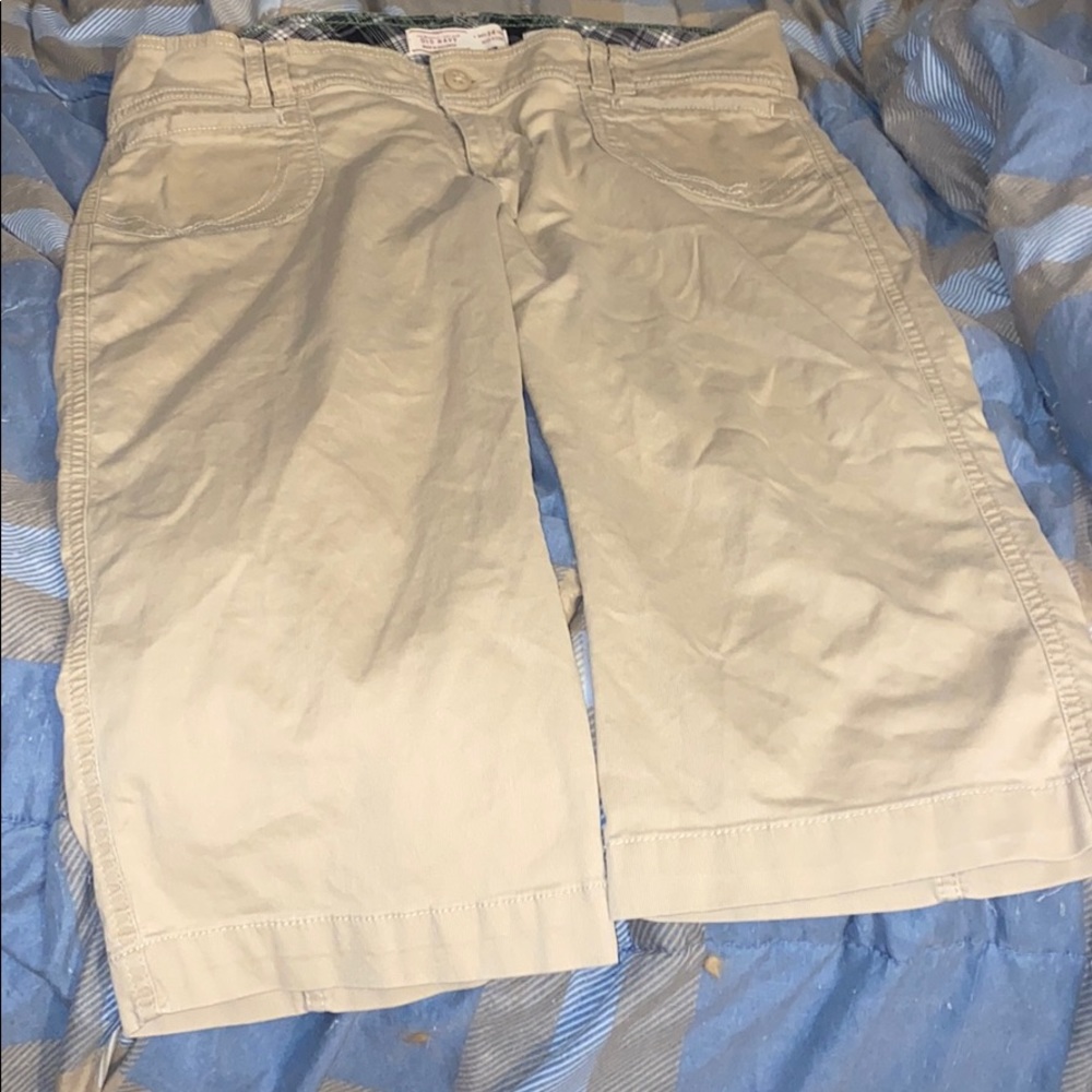 Old Navy Tan Capri In Size 14